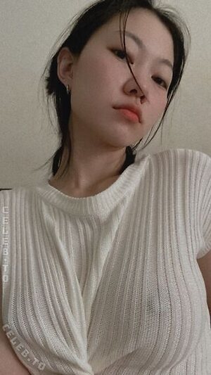 oliviashu Nude Leaked Photo #5