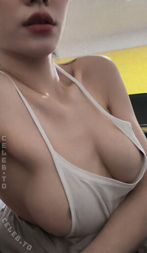 oliviashu Nude Leaked Photo #35