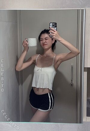 oliviashu Nude Leaked Photo #51