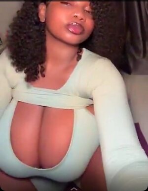 Oluwagbotemmy Nude Leaked Photo #7