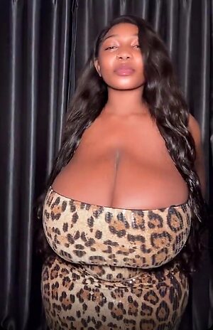 Oluwagbotemmy Nude Leaked Photo #9
