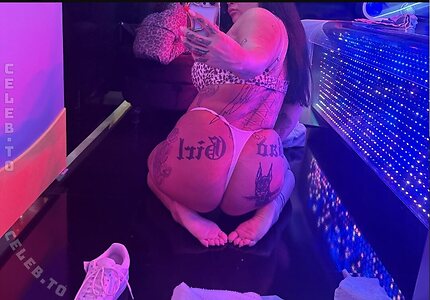 Oops! We ran into some problems. More Nude Photos