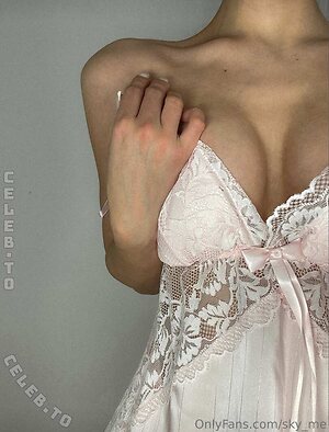 Ophelia Sky photo