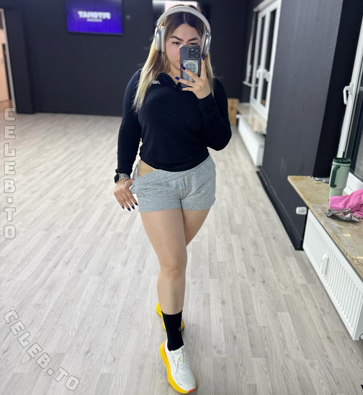 OriannaFox photo