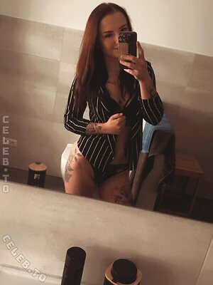 ostgirlronja Nude Leaked Photo #7