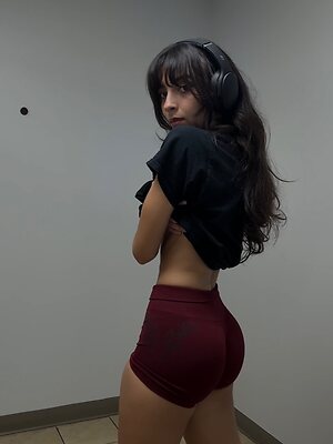 over.taaa leaked photo #2
