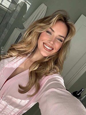 Paige Spiranac Nude Leaked Photo #65