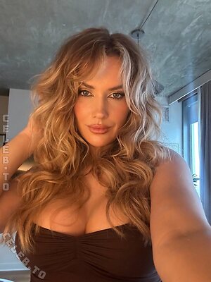 Paige Spiranac Nude Leaked Photo #165