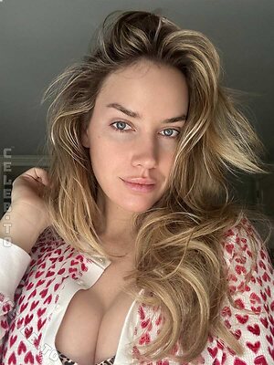 Paige Spiranac Nude Leaked Photo #212