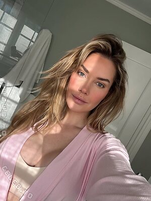 Paige Spiranac Nude Leaked Photo #221