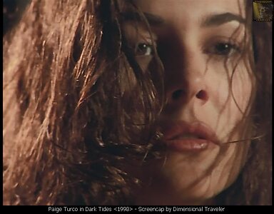 Paige Turco leaked photo #4
