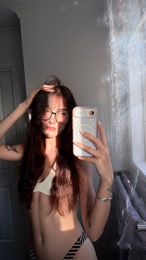 Paisley leaked photo #3
