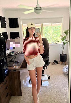 Paisley leaked photo #8
