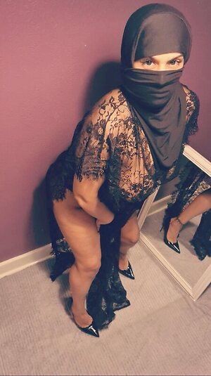 PakistaniSabrina leaked photo #7