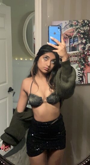 Palak Khurana leaked photo #4