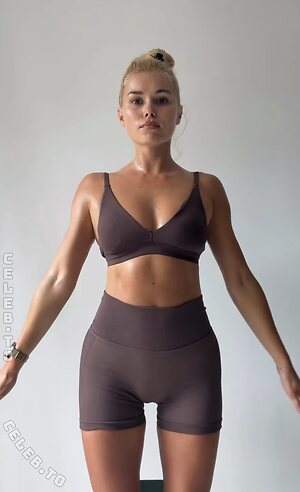 Pamela Reif photo