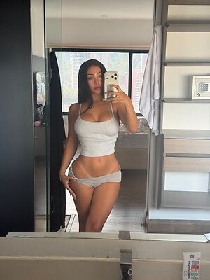 Pamela leaked photo #32