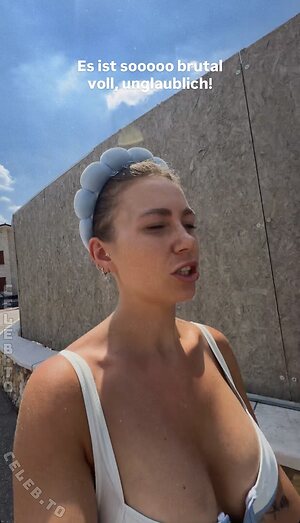 pamelaxbar photo