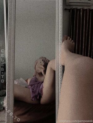 Pampeak Nude Leaked Photo #4