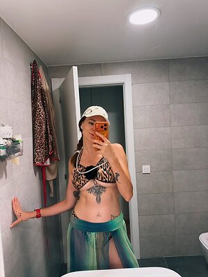 pani_hvylyasta leaked photo #6