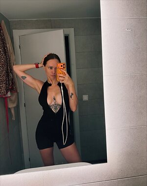 pani_hvylyasta leaked photo #10