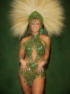 Paolla Oliveira leaked photo #15