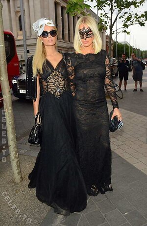 Paris Hilton Nude Leaked Photo #33