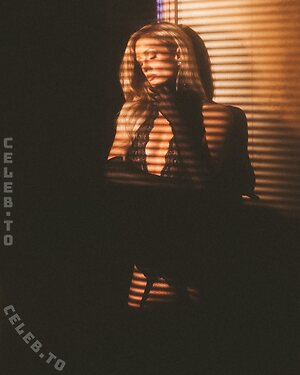 Paris Hilton Nude Leaked Photo #66