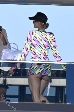 Paris Hilton photo