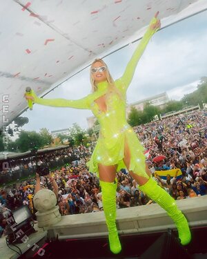 Paris Hilton photo