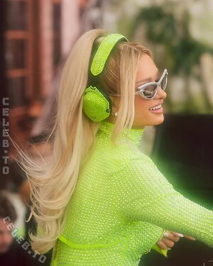 Paris Hilton photo