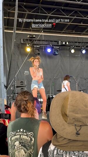 Paris Jackson leaked photo #7