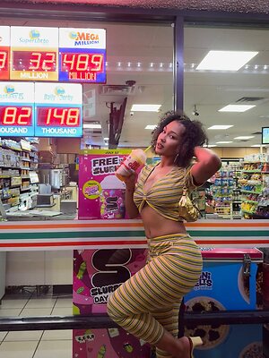 Parker McKenna Posey leaked photo #33