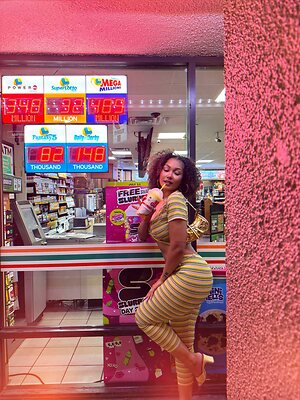 Parker McKenna Posey leaked photo #37