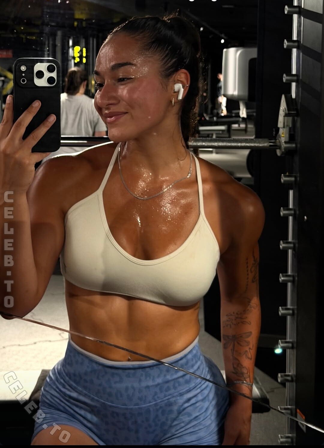Paula Ahmadi photo