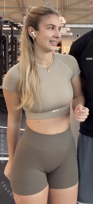 Paula Doeringer Nude Leaked Photo #17