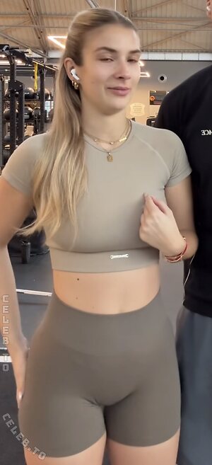 Paula Doeringer Nude Leaked Photo #18