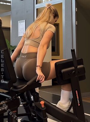 Paula Doeringer Nude Leaked Photo #24