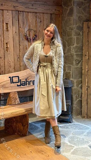 Paulas Landleben Nude Leaked Photo #8