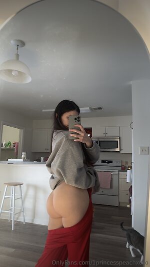 peachesasmr leaked photo #7
