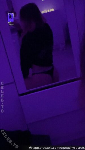 peachysecrets Nude Leaked Photo #3