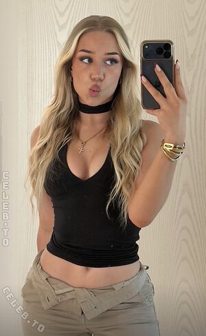 Philippa.Kath leaked photo #17