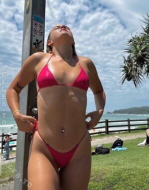 Phoebe Harris Nude Leaked Photo #8