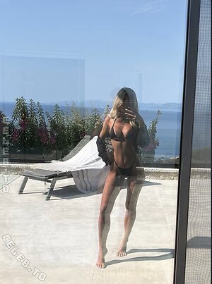 Phoebe Isobel Nude Leaked Photo #11