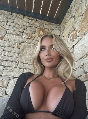 Phoebe Isobel Nude Leaked Photo #12