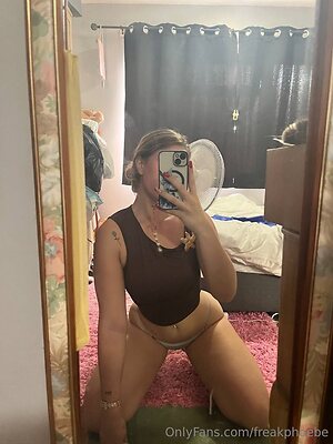 Phoebe leaked photo #65