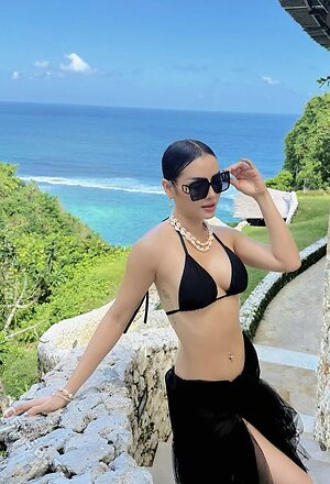 Phuong Trinh Jolie photo