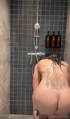 Pietra Luccas leaked photo #3