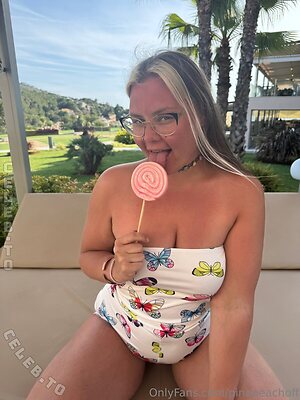 Pina Peach 🍑 Nude Leaked Photo #21