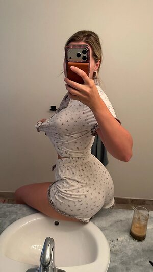 Pineapplebrat leaked photo #58